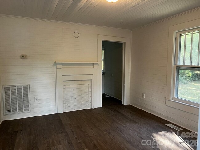 209 Berry Ave