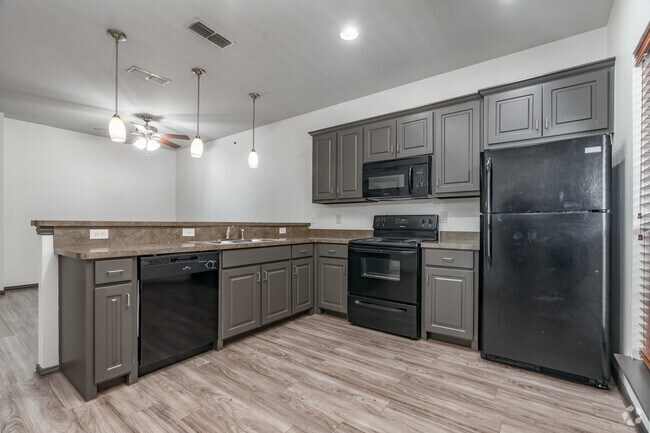 1BR, 1BA - 600SF - Kitchen - The Talon
