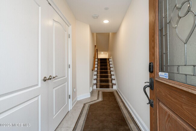 Photo - 25 White Oak Ln