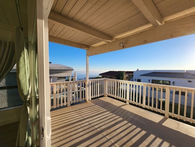 Building Photo - Beautifully Laguna Beach home!