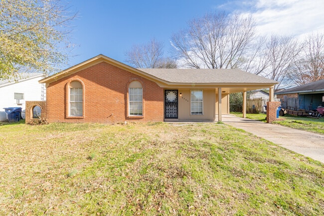 Building Photo - 6560 Greenbriar Dr