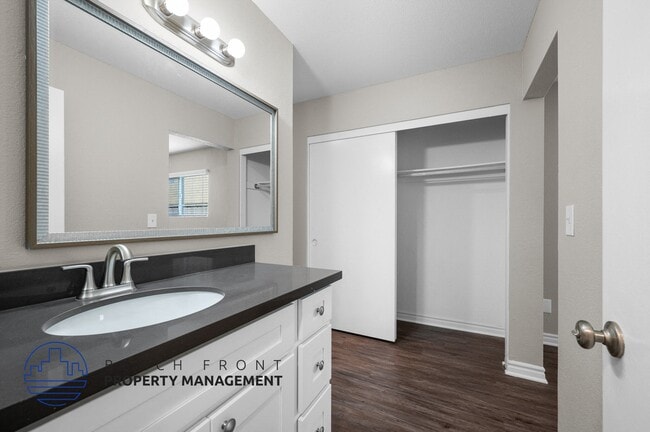 Photo - 16972 Lynn Lane