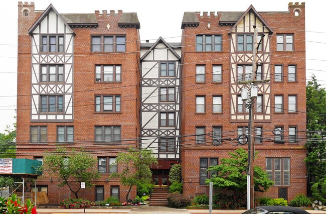 Building Photo - 109 Grand Ave Unit 5F Rental