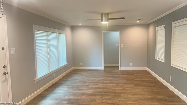 Photo - 104 Varsity Cir