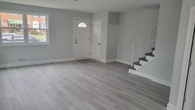 Photo - 8637 Hoerner Ave