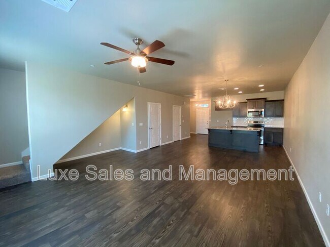 Photo - 749 SW 14th St