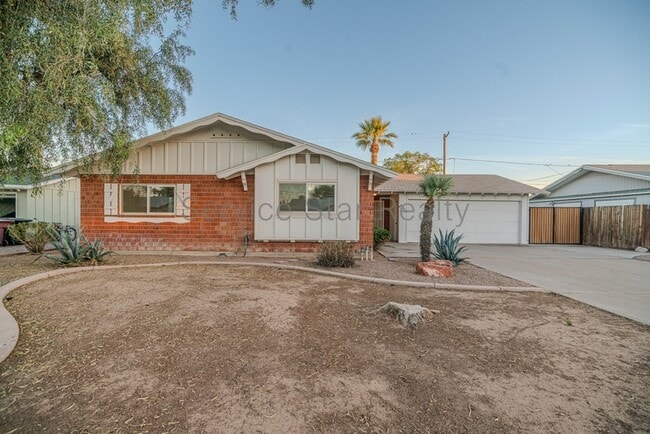 Photo - 8301 E Indianola Ave