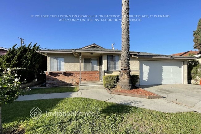 Building Photo - 533 W 224th St