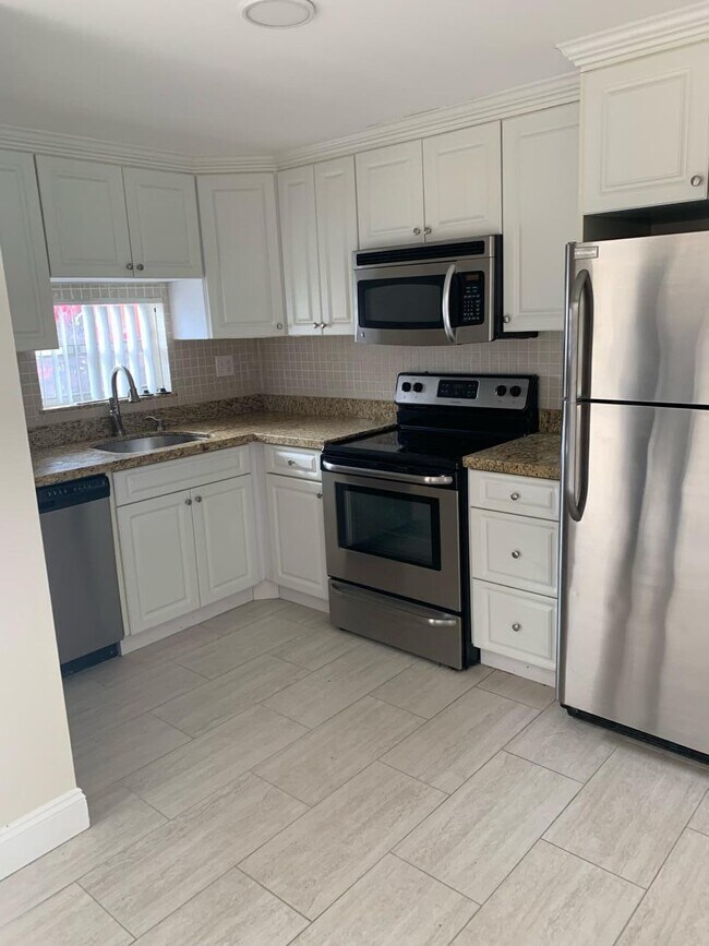 9523 S Hollybrook Lake Dr Condo Unit 107 Condo for Rent in Pembroke