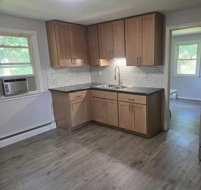 Photo - 2015-2017 Corbin Ave Unit 5