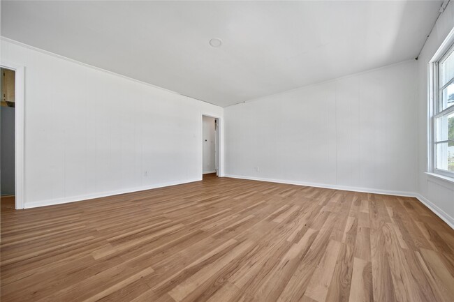 Photo - 504 N Magnolia Dr