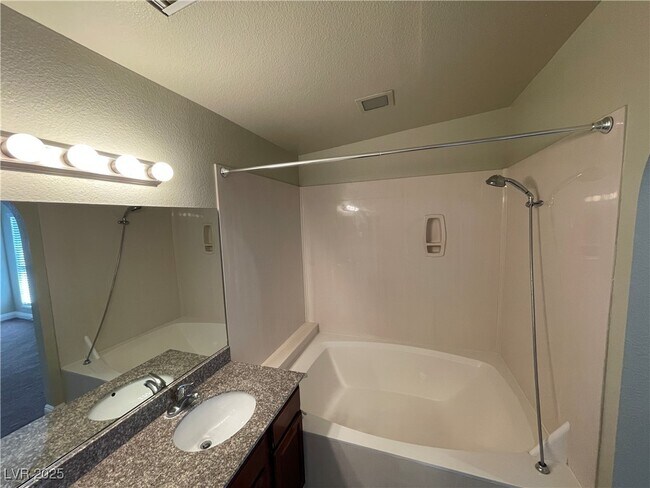 Building Photo - 2912 Bluegill Way Unit C