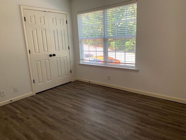 1038 Brent St Unit 100