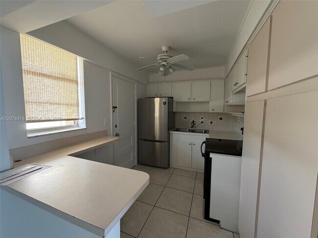Photo - 2910 Point E Dr Unit M514