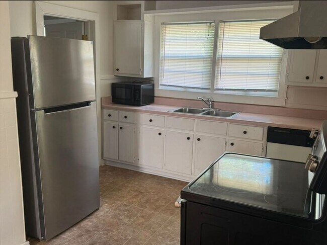 Photo - Move-In Ready 3BR Rental in Convenient Starkville Location