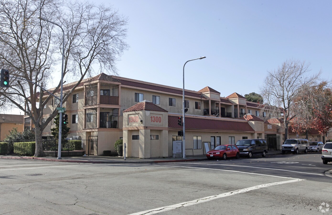 Bissell Avenue Apartments - Bissell Avenue Apartments