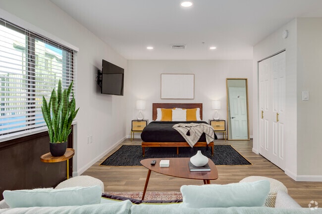 1BR, 1BA - 525SF
