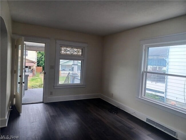 Photo - 112 N Portland Ave