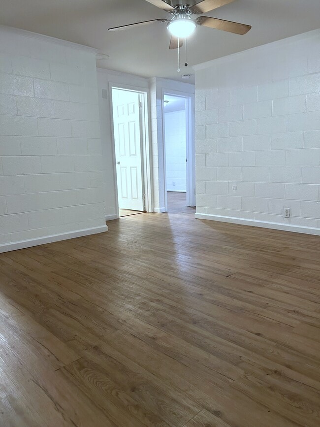 Photo - 219 S 7th St
