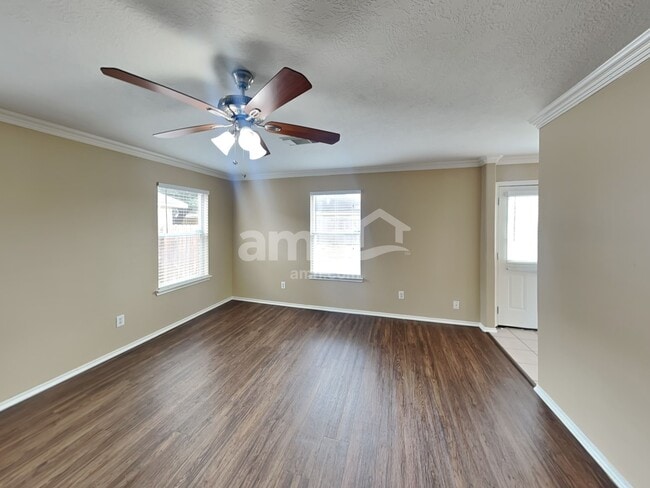 Photo - 8918 Farm Ridge Ln