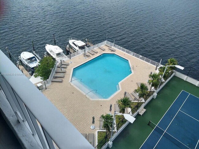 Photo - 200 SE 15th Rd Condo Unit 9B