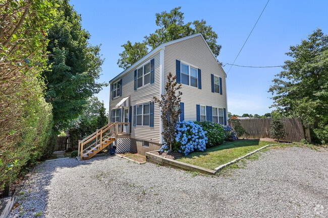 Building Photo - 611 Kings Hwy W Rental