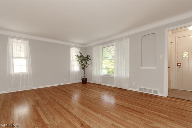 Photo - 1752 Brainard Rd