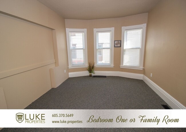 Photo - 203 S Summit Ave