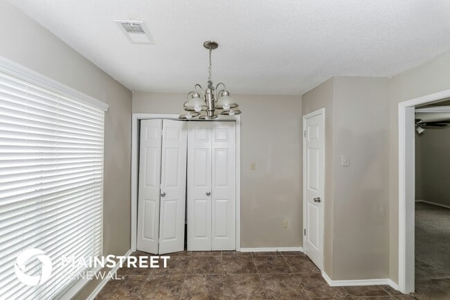 Photo - 6295 Cornwall Rd