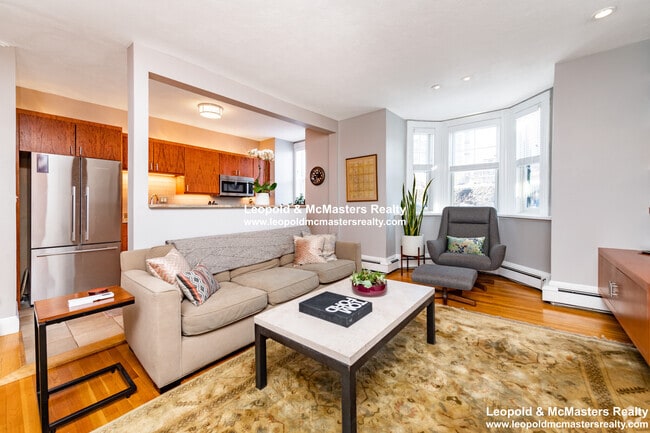 Building Photo - 86 E Brookline St Unit 3 Rental