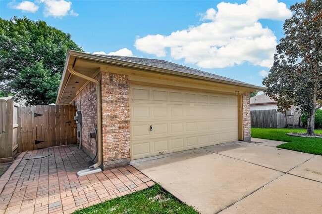 Photo - 15518 Town Green Dr