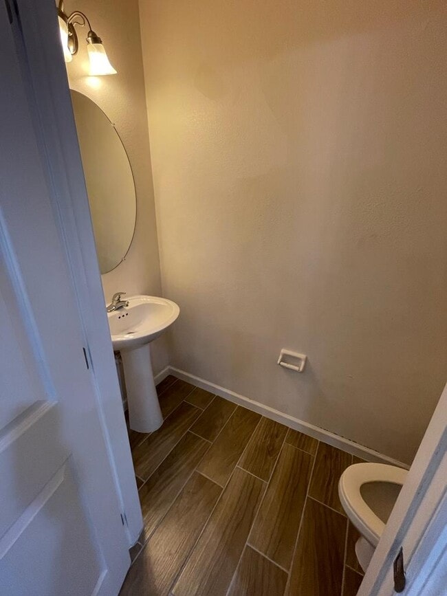 Photo - 1438 Chelsea Dr