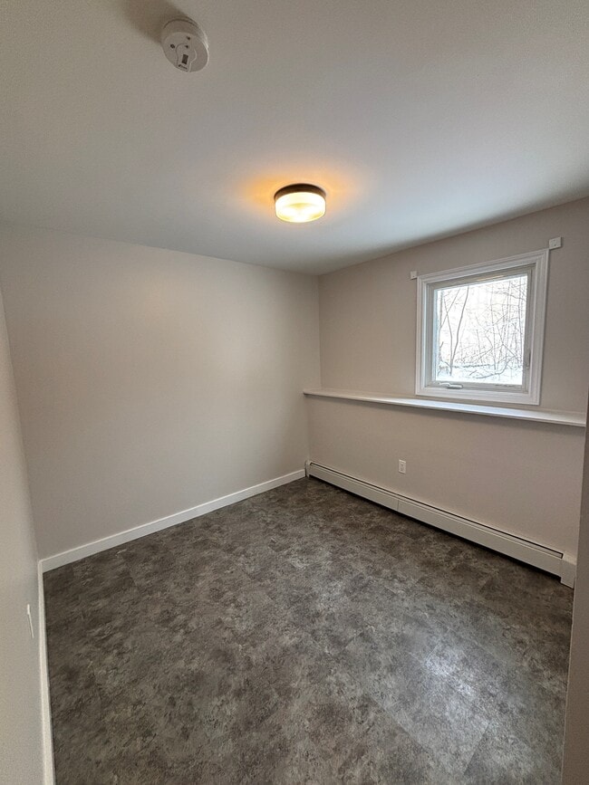 Photo - 52 Bissett Rd Unit 1