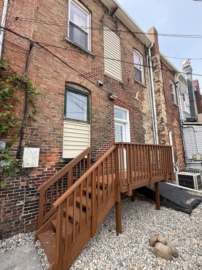 Building Photo - Spacious Newly Remodeled 2-Bedroom Upper Apartment in the Village of Grass Lake