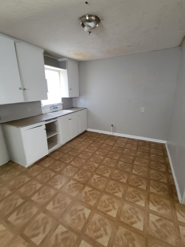 Photo - 307 N Alabama St