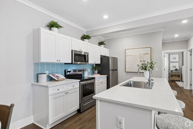 2BR, 2BA - 1,153SF - Kitchen - Everett at Port Wentworth