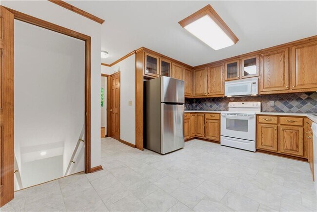 Photo - 1407 Independence Way