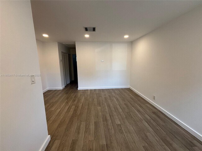 Photo - 2308 Jackson St Unidad 4