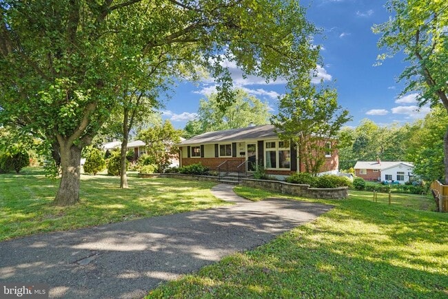 Photo - 6369 Edsall Rd
