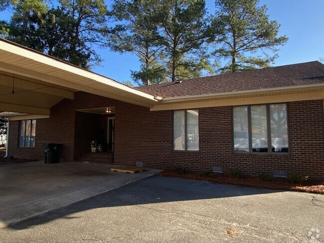 Building Photo - COMING SOON- Single Family in LaGrange Rental