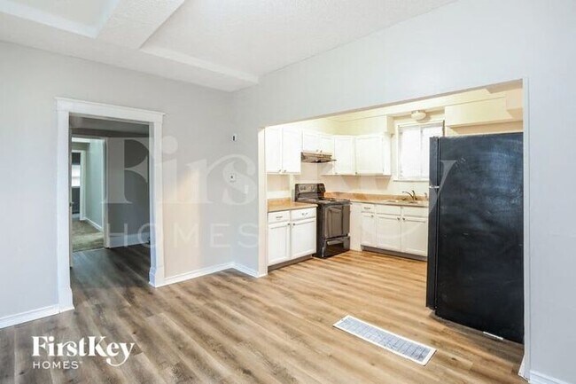 Photo - 2448 Norton Ave