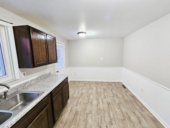 Photo - Move-in Ready 3bd 1 ba!