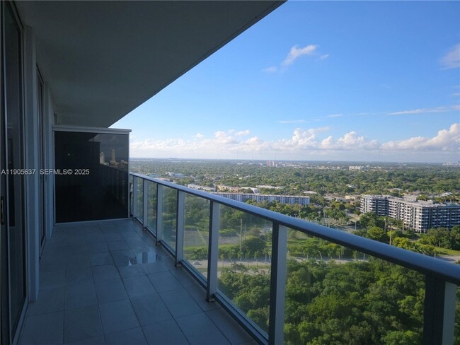 Photo - 16385 Biscayne Blvd Unit 2704