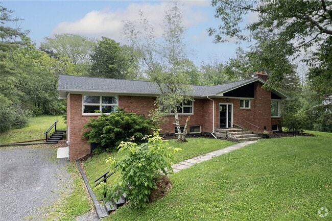 Building Photo - 216 Berkshire Rd Rental