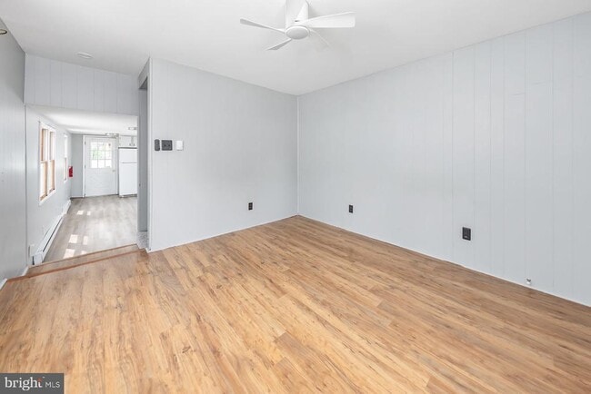 114 E Millbrooke Ave