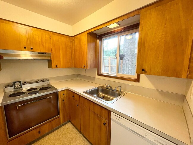 Photo - LR1261* Unit #24