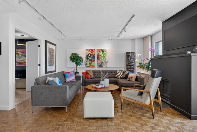 1208-714 14 Ave SW