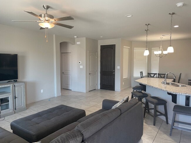 Photo - 3 BEDROOM HOME IN YUMA EAST!
