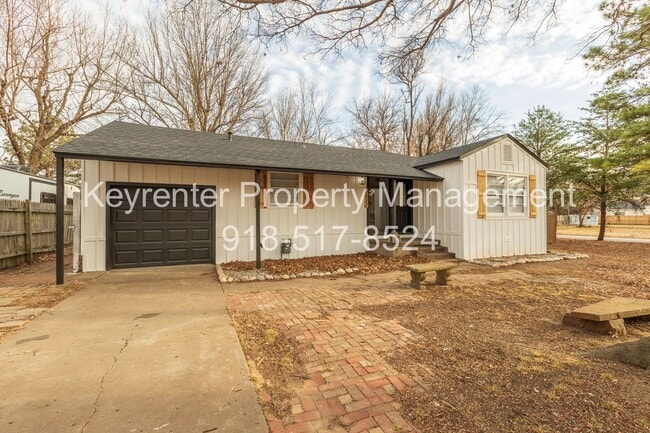 Photo - Beautiful 3 bedroom 1 bath, Available Now!