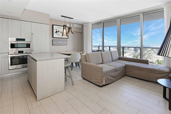 Building Photo - 4010 S Ocean Dr Unit T4004